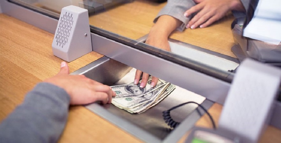 Shqiperia e parafundit ne Rajon per numrin e degeve bankare